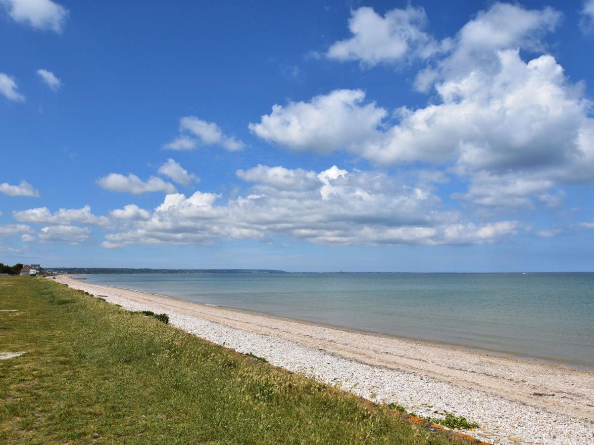 Superb Holiday Home Near The Beach Quinéville Exterior foto